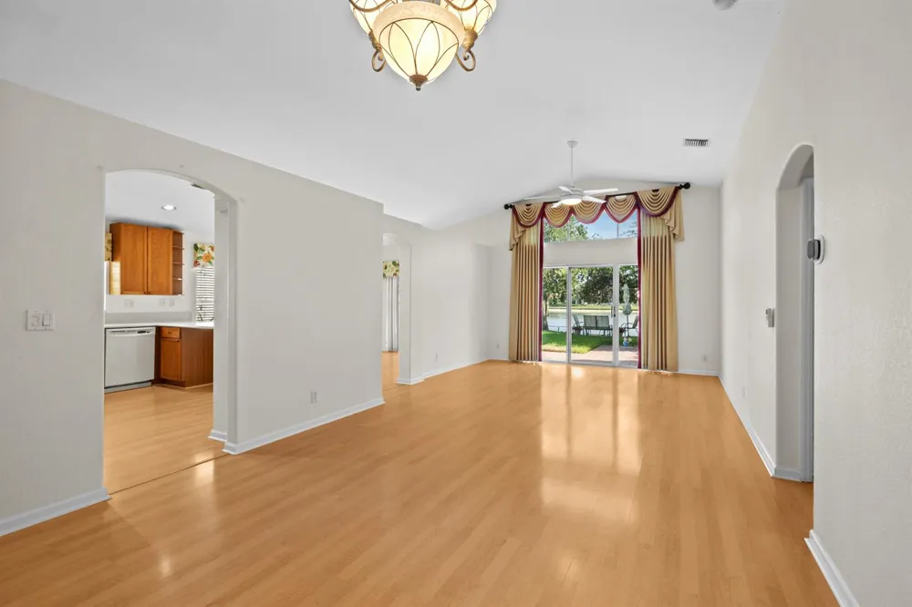 4977 Victoria Circle West Palm Beach, FL 33409