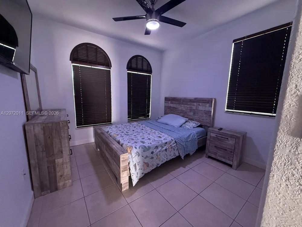 14949 SW 8th Ter #14949 Miami, FL 33194