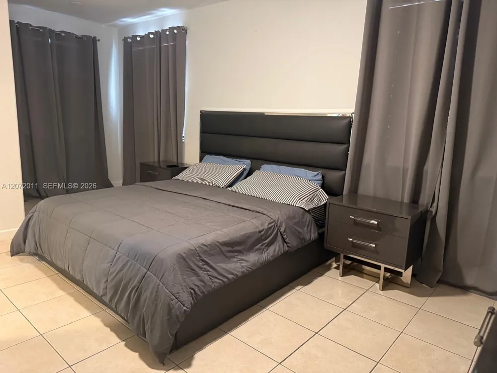 14949 SW 8th Ter #14949 Miami, FL 33194