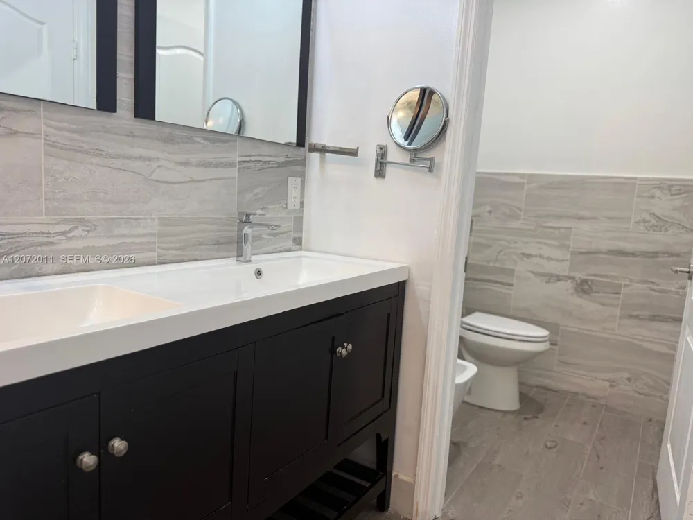 14949 SW 8th Ter #14949 Miami, FL 33194