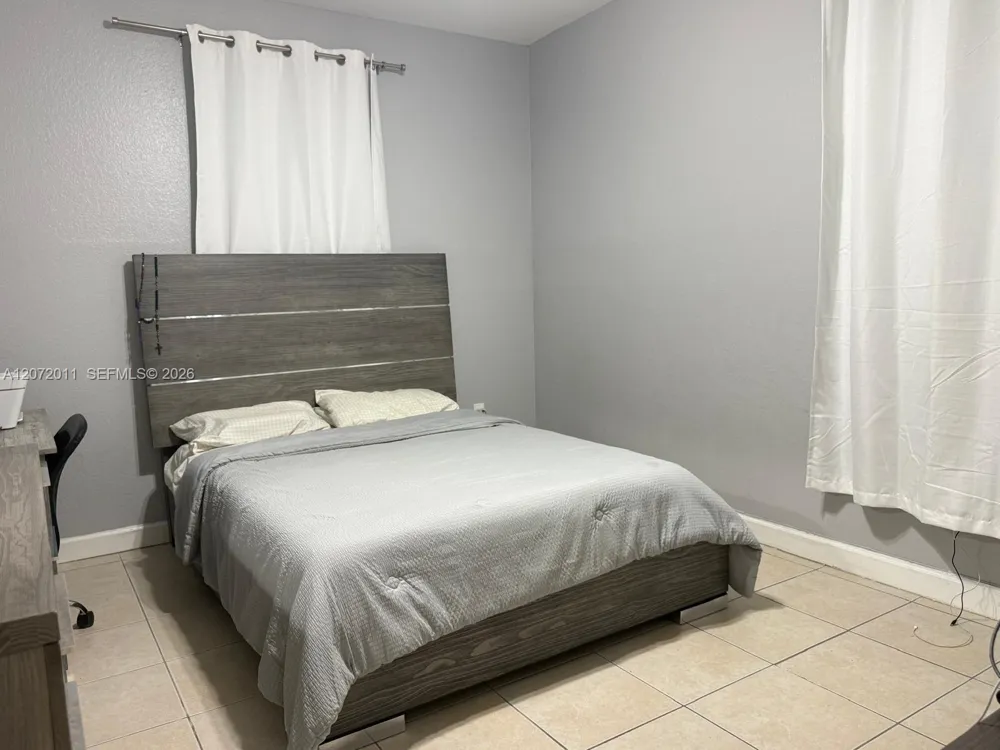 14949 SW 8th Ter #14949 Miami, FL 33194