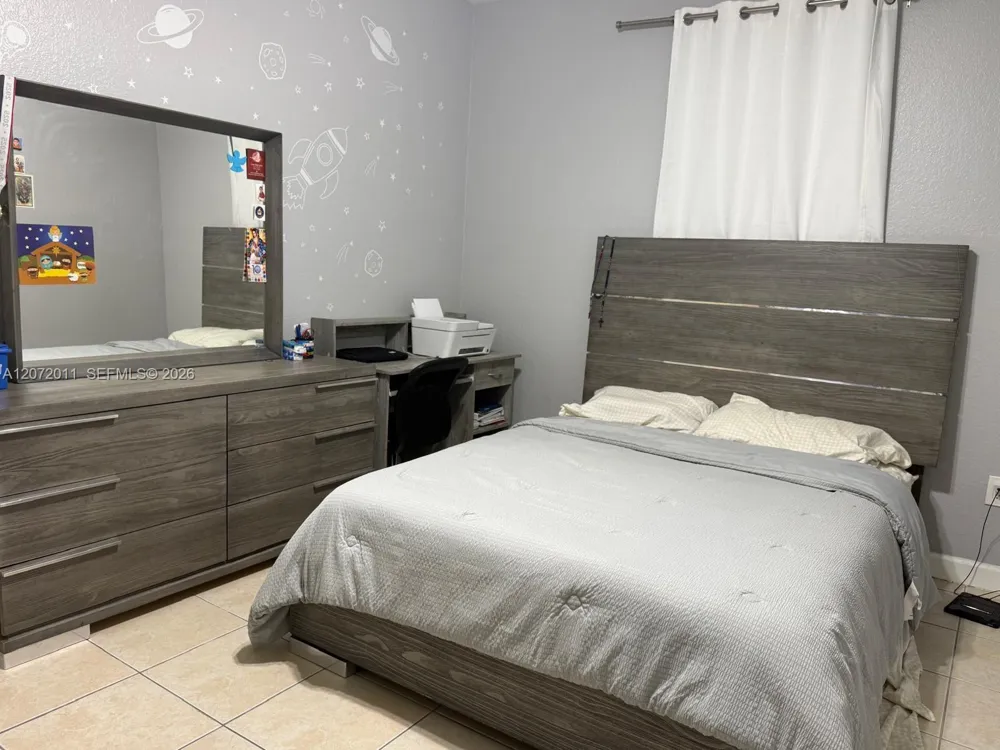 14949 SW 8th Ter #14949 Miami, FL 33194