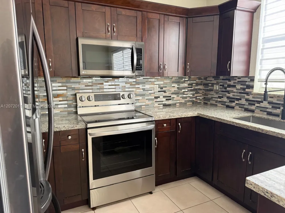 14949 SW 8th Ter #14949 Miami, FL 33194