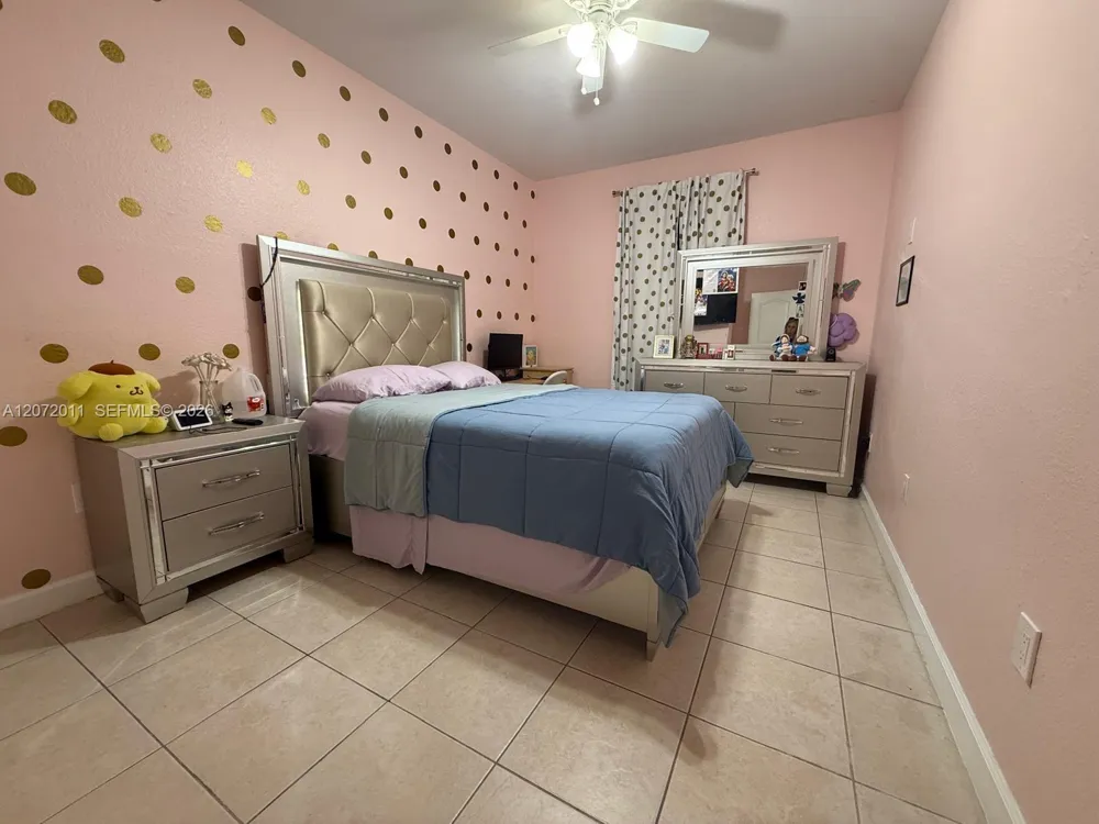 14949 SW 8th Ter #14949 Miami, FL 33194