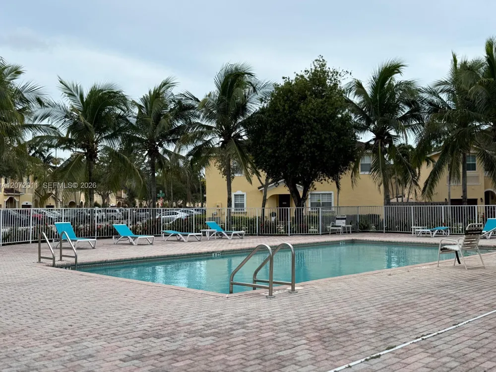 14949 SW 8th Ter #14949 Miami, FL 33194