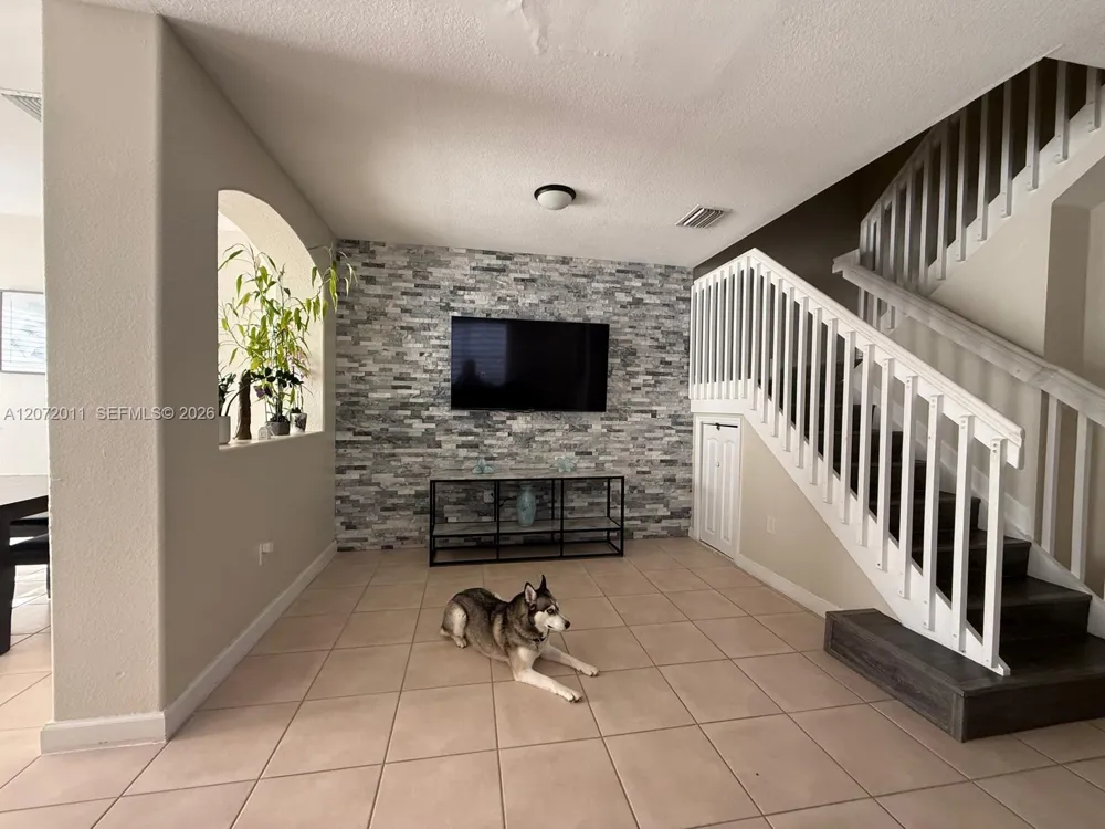 14949 SW 8th Ter #14949 Miami, FL 33194