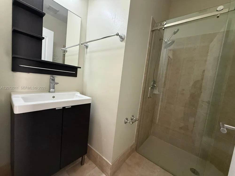 14949 SW 8th Ter #14949 Miami, FL 33194