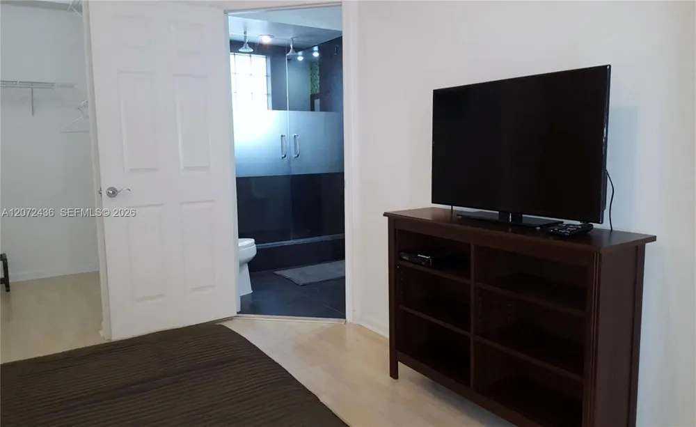 3215 NE 184 ST #14302 Aventura, FL 33160