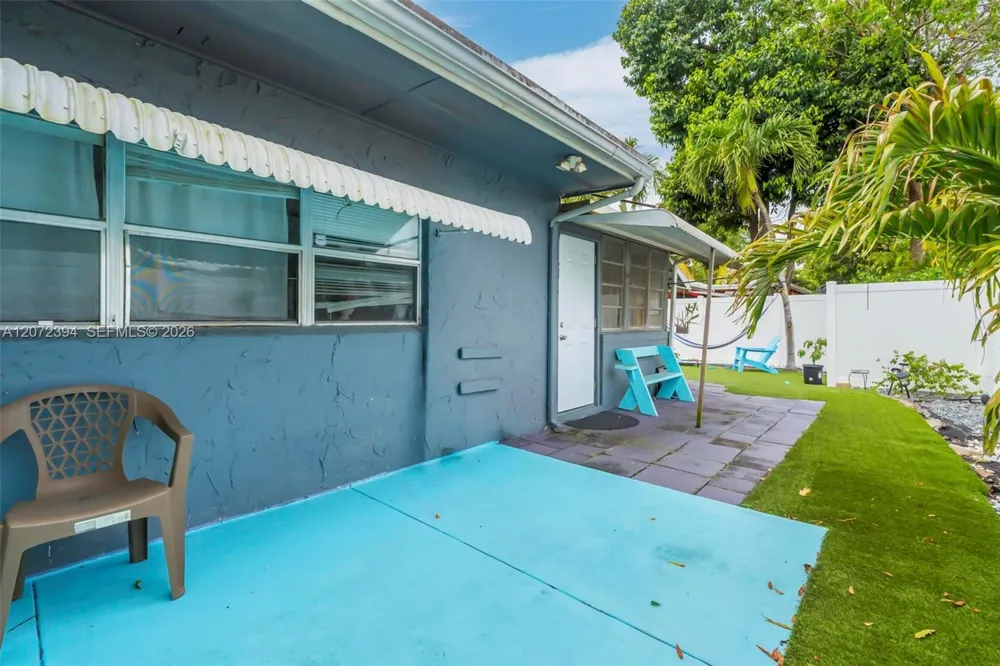 7211 NW 76th St Tamarac, FL 33321