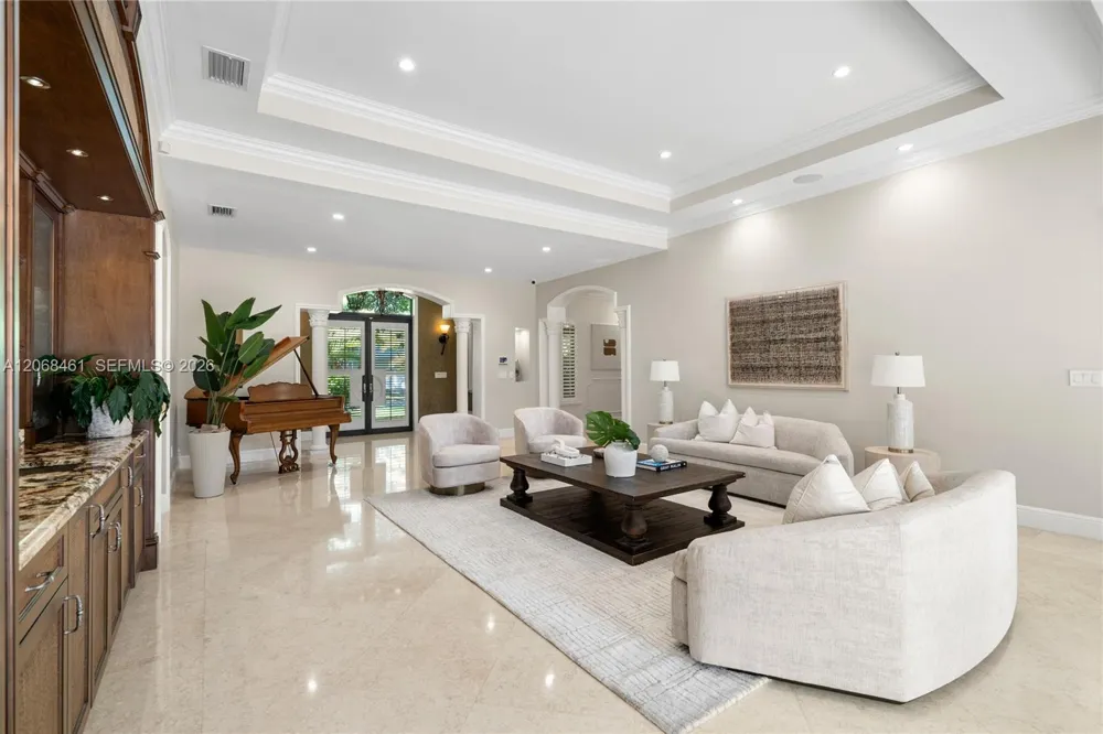 10601 SW 72nd Ct Pinecrest, FL 33156
