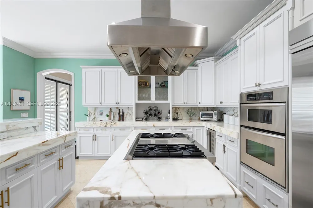 10601 SW 72nd Ct Pinecrest, FL 33156