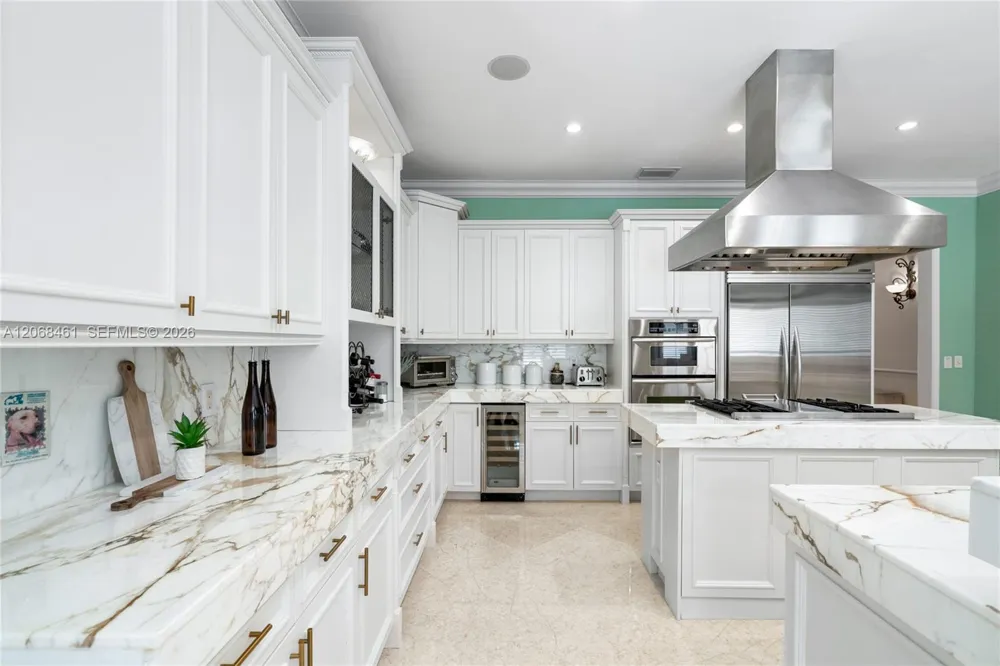 10601 SW 72nd Ct Pinecrest, FL 33156