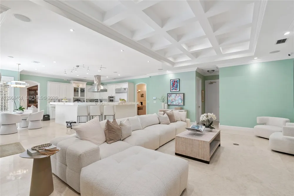 10601 SW 72nd Ct Pinecrest, FL 33156