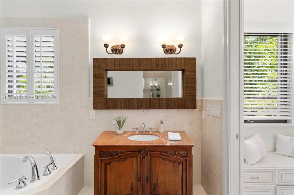 10601 SW 72nd Ct Pinecrest, FL 33156