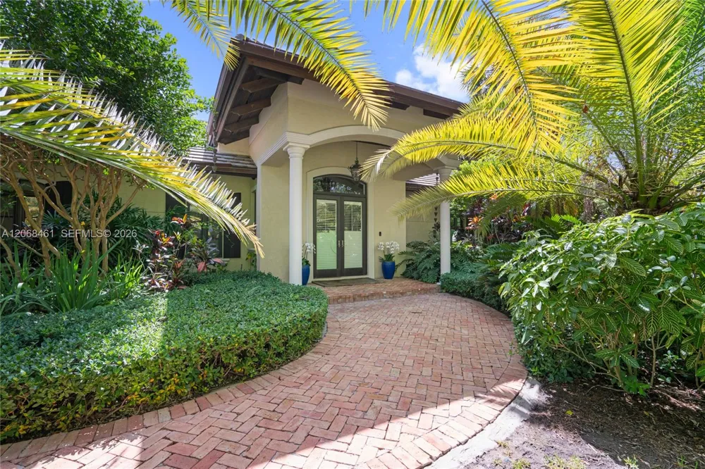 10601 SW 72nd Ct Pinecrest, FL 33156