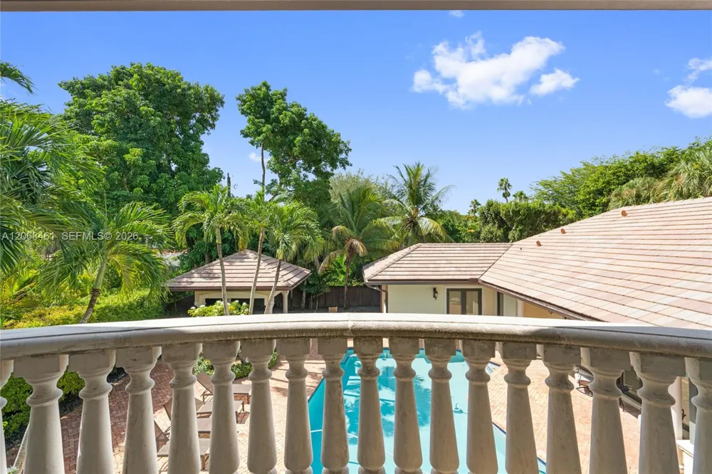 10601 SW 72nd Ct Pinecrest, FL 33156