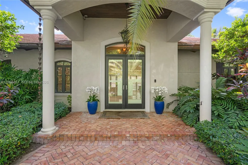 10601 SW 72nd Ct Pinecrest, FL 33156