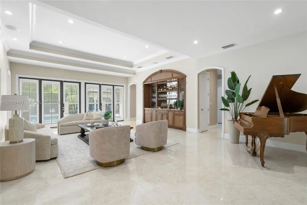 10601 SW 72nd Ct Pinecrest, FL 33156