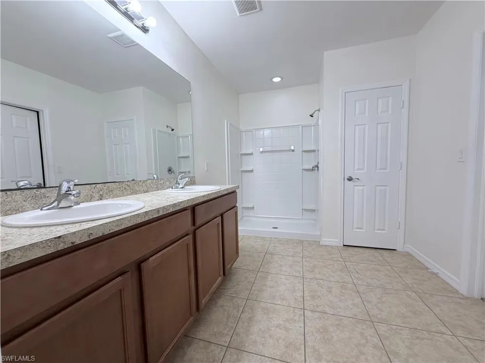 1621 SW 10th Avenue Cape Coral, FL 33991