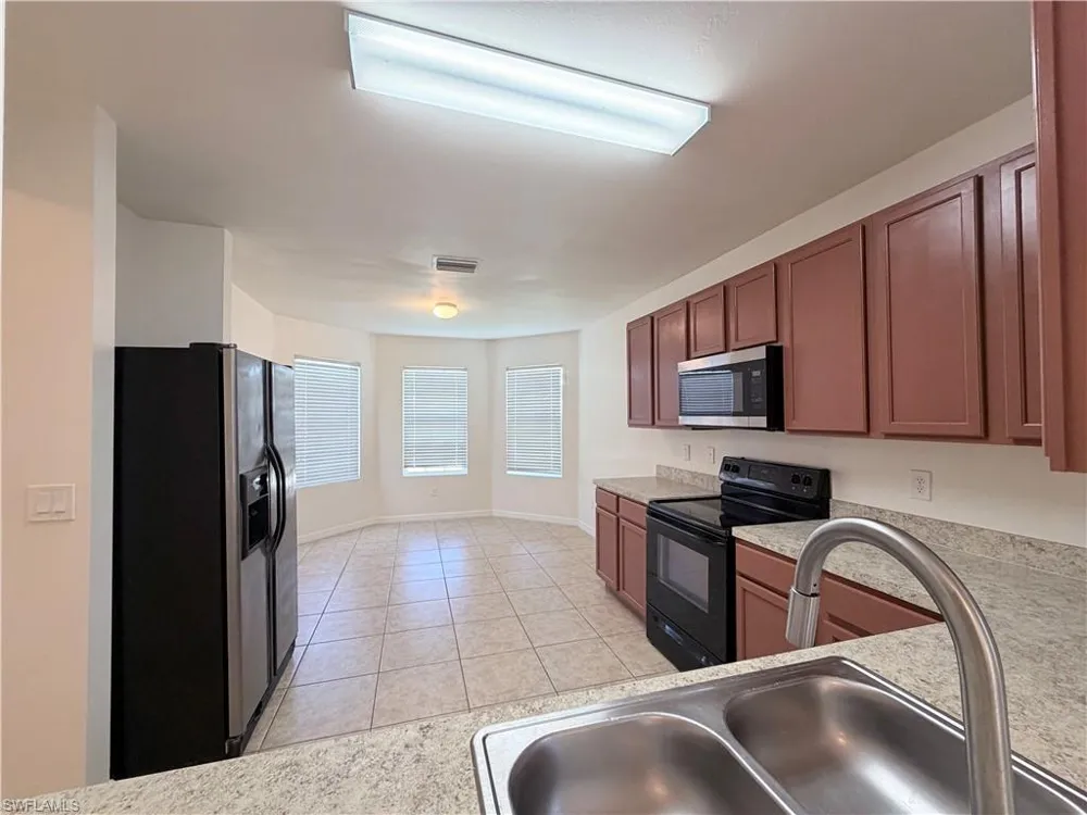 1621 SW 10th Avenue Cape Coral, FL 33991