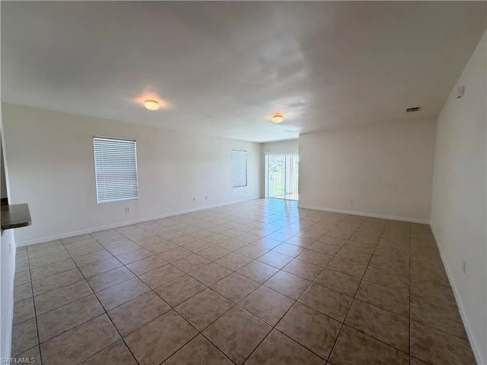 1621 SW 10th Avenue Cape Coral, FL 33991