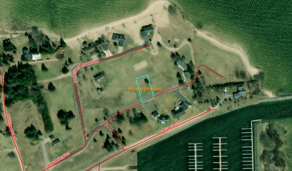 1226 Lofgren Shore Drive Cheboygan City, MI 49721