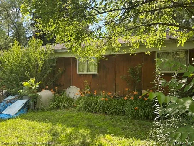 11051 Van Buren Street Van Buren Charter Township, MI 48111