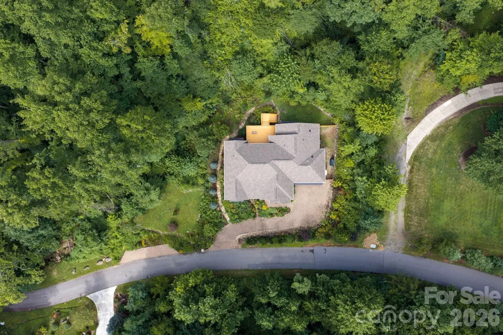 18 Hawks Pointe Lane Weaverville, NC 28787