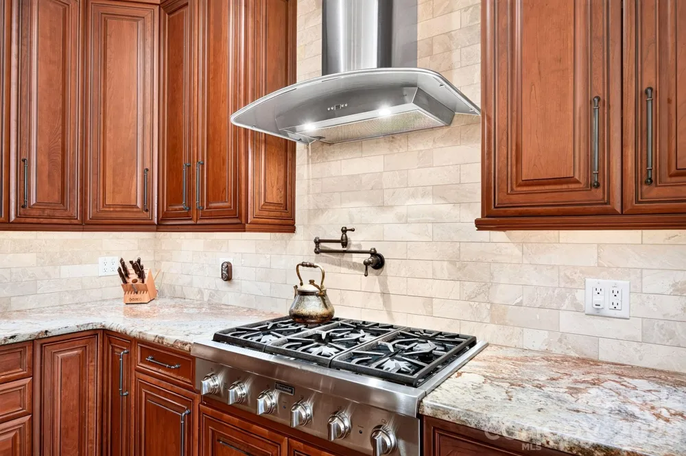 18 Hawks Pointe Lane Weaverville, NC 28787