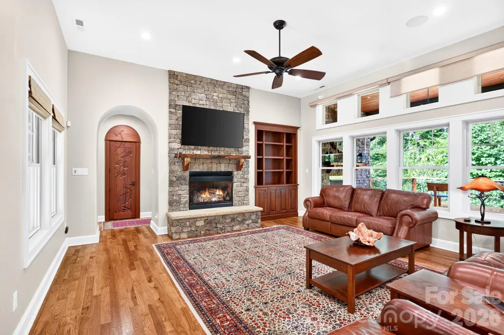 18 Hawks Pointe Lane Weaverville, NC 28787