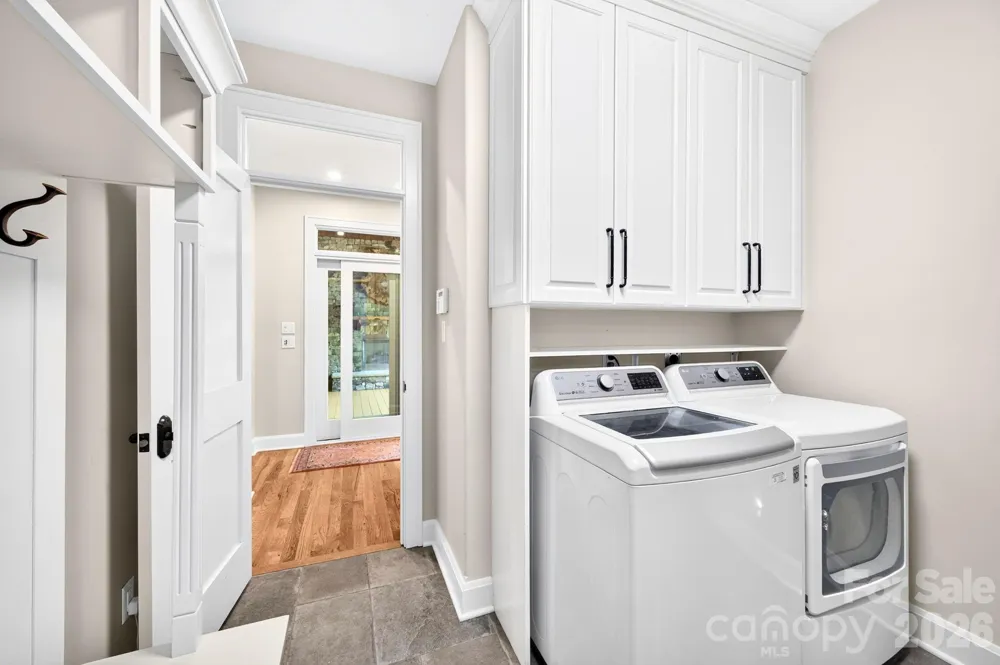 18 Hawks Pointe Lane Weaverville, NC 28787