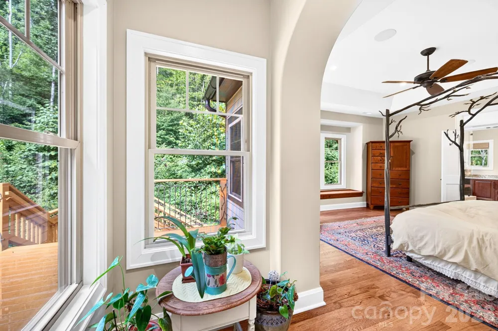 18 Hawks Pointe Lane Weaverville, NC 28787