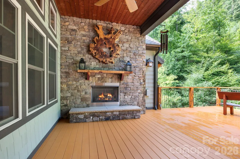 18 Hawks Pointe Lane Weaverville, NC 28787
