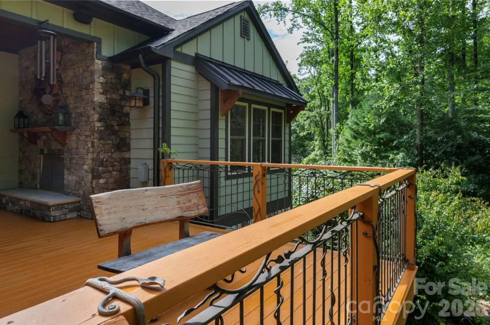 18 Hawks Pointe Lane Weaverville, NC 28787