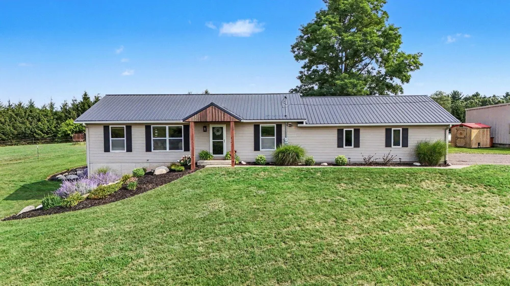 10320 Lincoln Lake Avenue NE Greenville, MI 48838