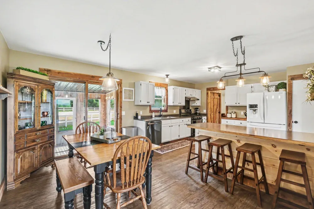 10320 Lincoln Lake Avenue NE Greenville, MI 48838