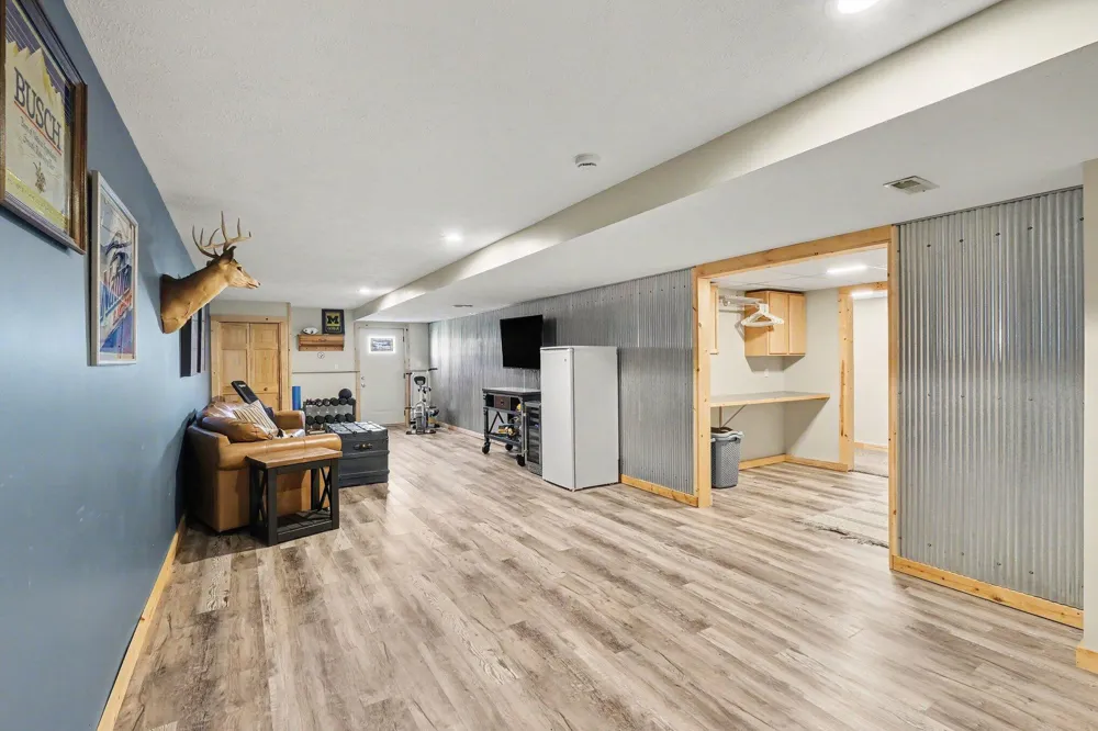 10320 Lincoln Lake Avenue NE Greenville, MI 48838