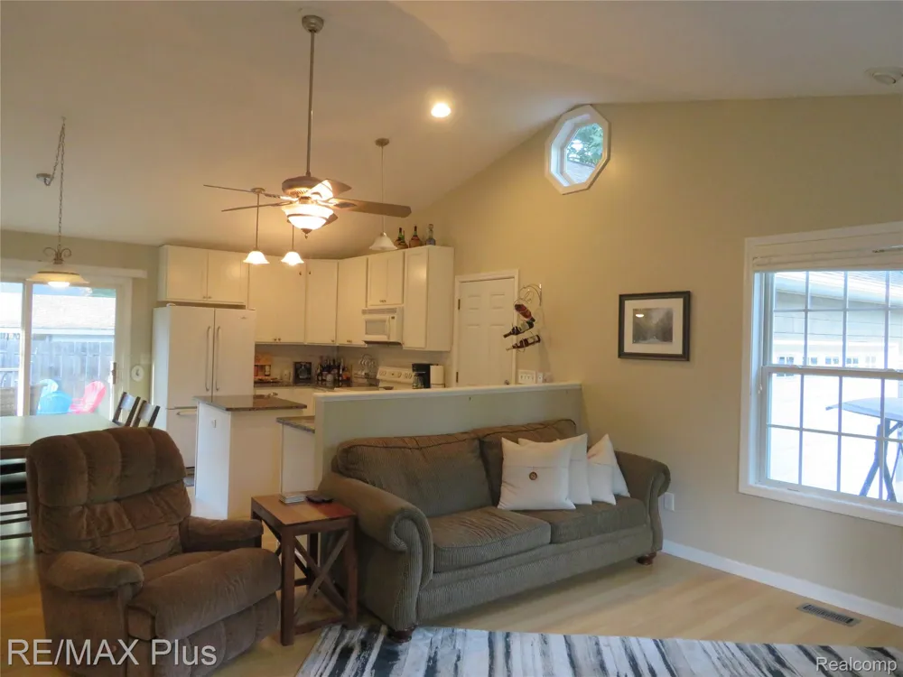 10369 W Higgins Lake Drive Lyon Township, MI 48653
