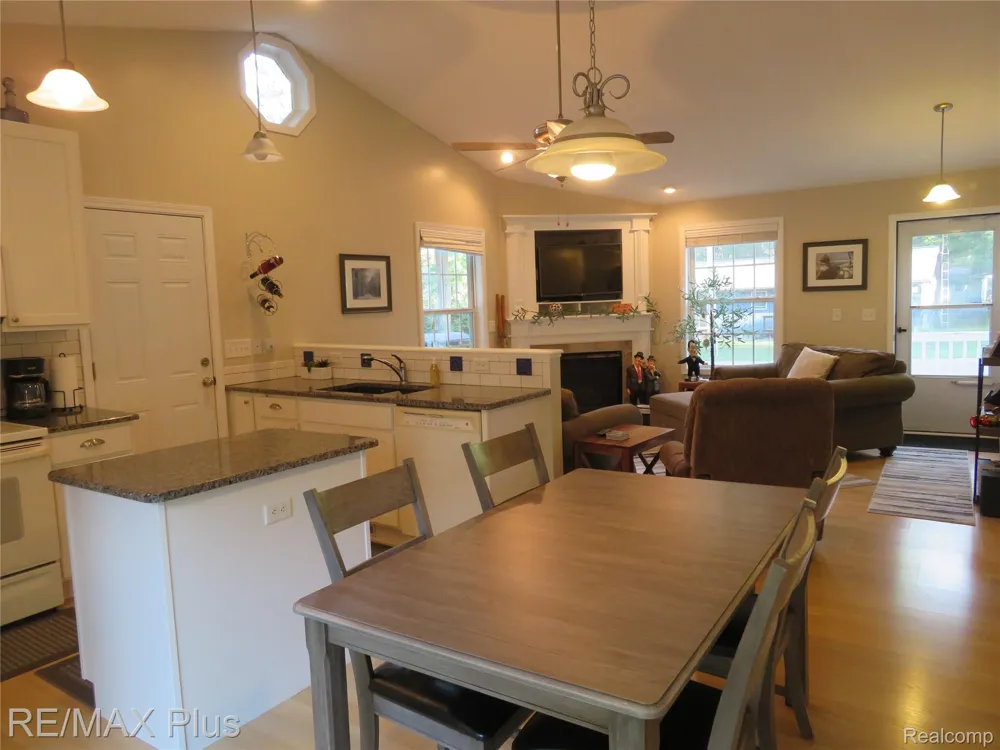 10369 W Higgins Lake Drive Lyon Township, MI 48653