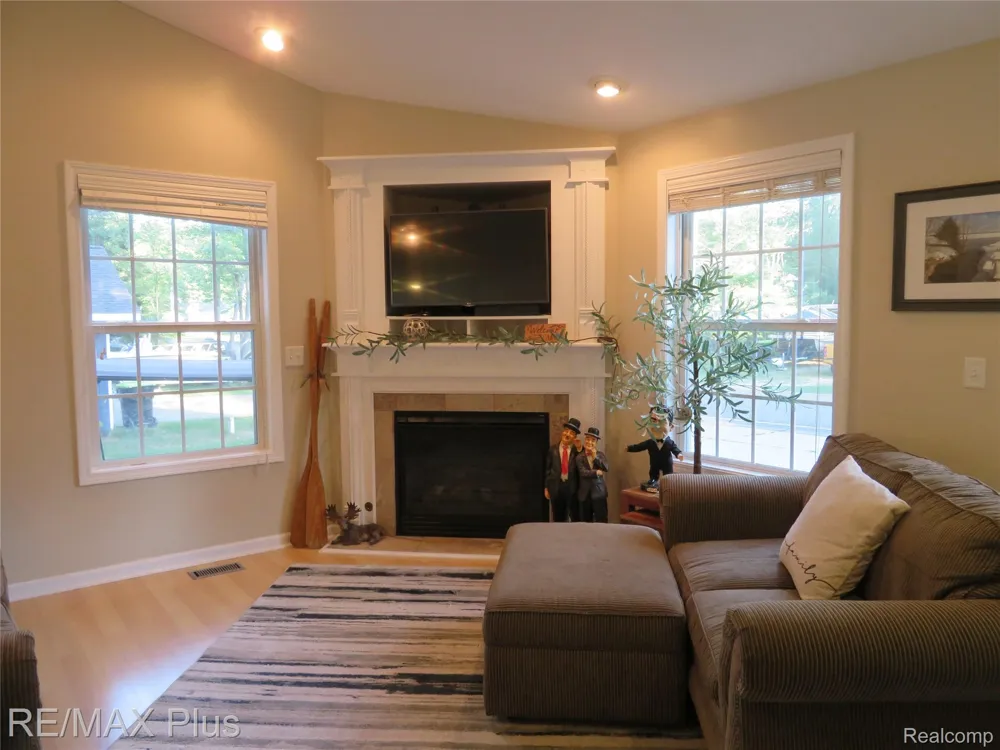 10369 W Higgins Lake Drive Lyon Township, MI 48653