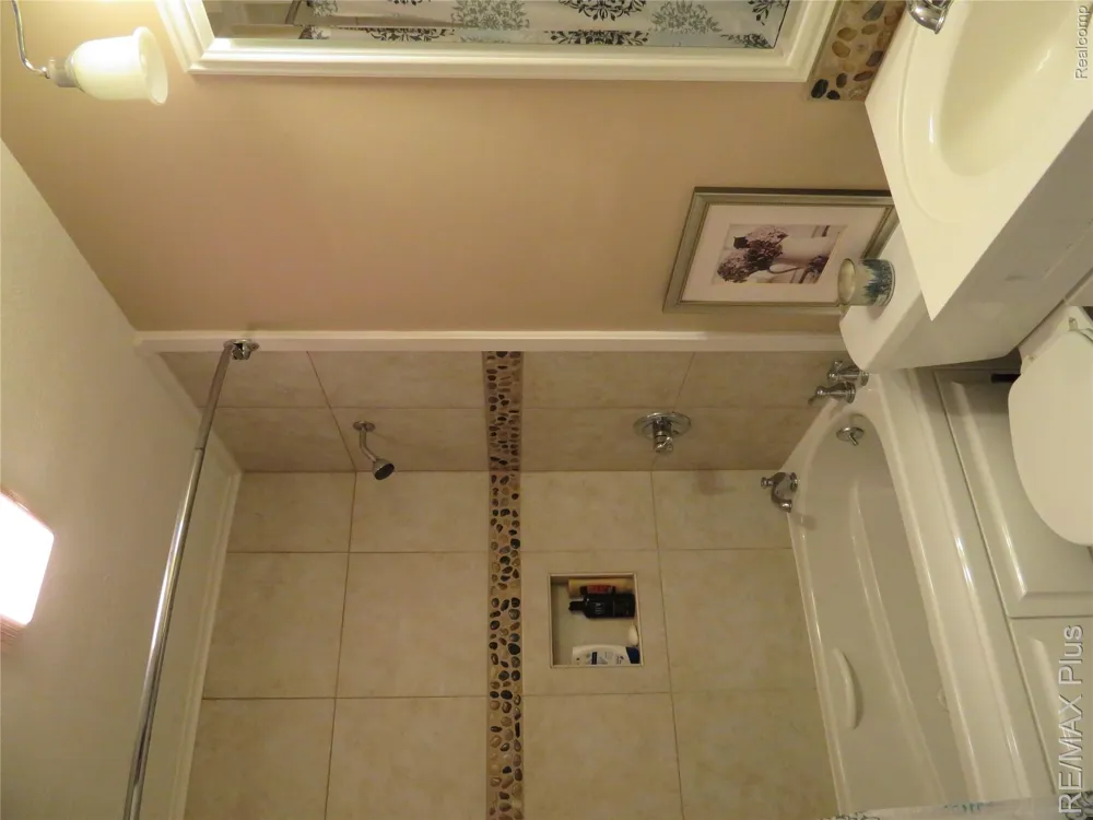 10369 W Higgins Lake Drive Lyon Township, MI 48653