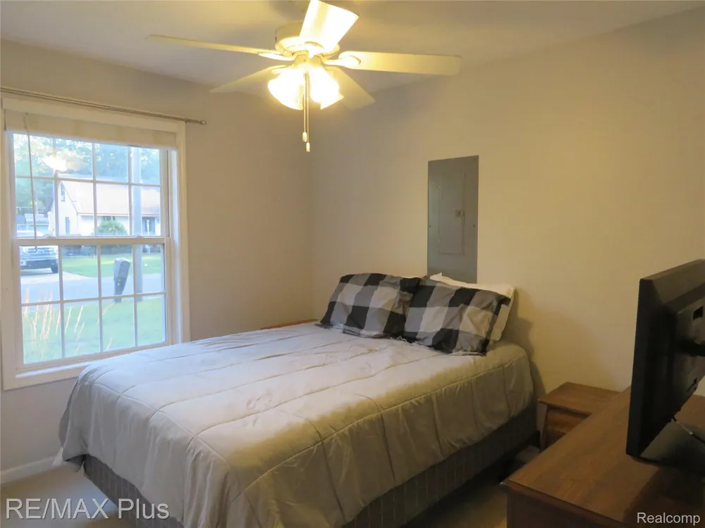 10369 W Higgins Lake Drive Lyon Township, MI 48653