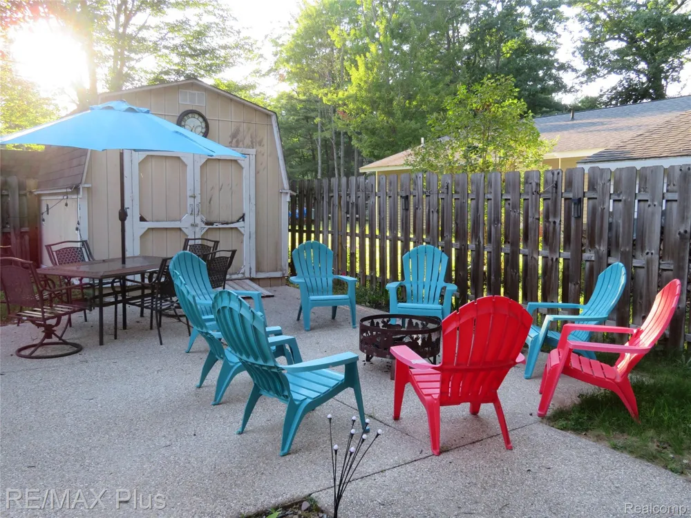 10369 W Higgins Lake Drive Lyon Township, MI 48653