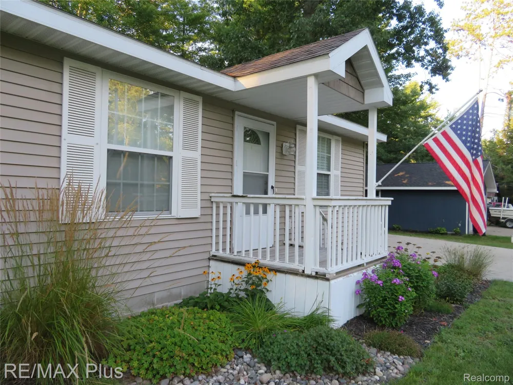 10369 W Higgins Lake Drive Lyon Township, MI 48653