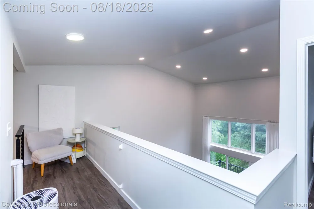 757 Sandalwood Drive Troy City, MI 48085