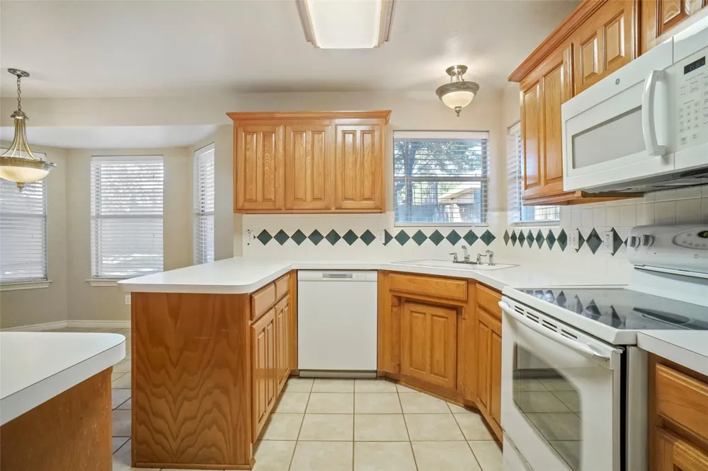 1025 Westgrove Drive Saginaw, TX 76179