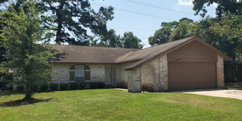 5226 Moonshadows Drive