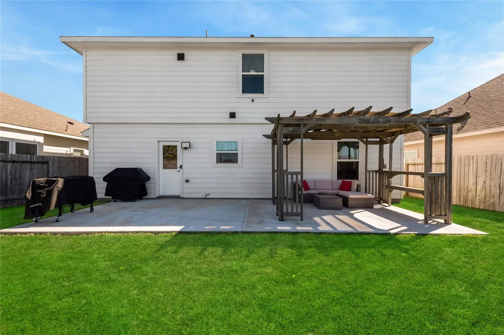 512 Forest Village Circle La Marque, TX 77568
