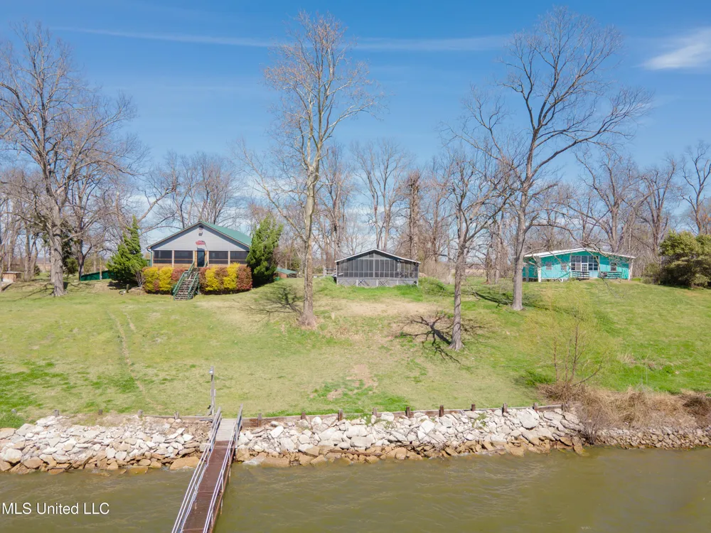 95 Nesting Site Vicksburg, MS 39183