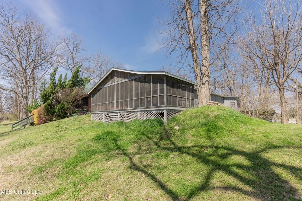 95 Nesting Site Vicksburg, MS 39183